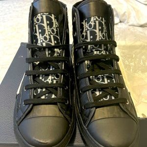 DIOR HOMME B23 HIGH TOP SNEAKER